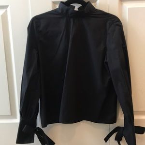 Black bow neck and bow wrists